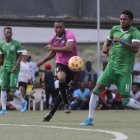 Los verdes (futbolistas vigentes) y los rosados (viejas glorias) protagonizaron un vibrante encuentro.
