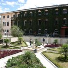 La Universidad San Francisco de Quito se ubica en primer lugar en Ecuador y en el puesto 55 en Latinoamérica.