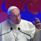 El papa se mostró visiblemente molesto, tras este suceso.