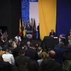 Guaidó jura después de ser reelegido presidente del Parlamento de Venezuela, el pasado domingo.