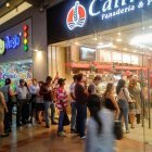 El lunes 6 de enero de 2020 se formaron largas filas en las panaderías para comprar la rosca de Reyes.
