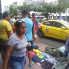 Las ofertas se ven hasta en las ventas informales. En la foto la bahía de Guayaquil.