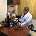 Están adecuando una habitación para hacer las videoconferencias con los pacientes.