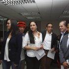 Gabriela Rivadeneira (c) es una de las personas a quien México le otorgó asilo político.