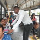 Frickson Erazo impartió charlas de motivación a 900 choferes del corredor y ahora colabora en la socialización de la ruta.
Con el corredor cuatro hay un mejor control en el recorrido de los buses. Vivo en el sur y por lo general uso los buses del corredor uno, donde se observa un orden.