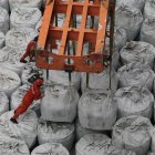 Fertisa es un puerto especializado en graneles, es uno de los más antiguos de la ciudad. Embarca banano, fertilizantes