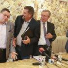 Mauricio Alarcón (izquierda), Fausto Camacho, Medardo Oleas y César Ulloa expusieron sus dudas sobre el futuro de la Ley Electoral.