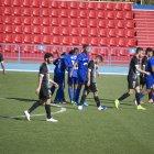 Los jugadores de Emelec celebran el triunfo obtenido en su primera presentación en el año.