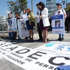 Los familiares de personas desaparecidas y extraviadas realizaron plantones en las afueras de la Asamblea