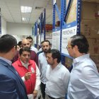 Paúl Granda recorrió las bodegas del hospital en compañía del gobernador del Guayas, Pedro Pablo Duart.