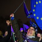 Los partidarios de la UE celebran fuera de las Casas del Parlamento en Londres en enero del año pasado.