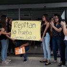 Estudiantes de varios colegios presentaron pancartas que hacían alusión a su pedido.