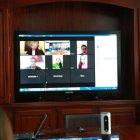 Valencia se comunicó con los ecuatorianos residentes en la región de Wuhan, mediante videotransferencia.