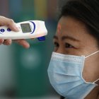 Filipinas. Entre las medidas de prevención están tomar constantemente la temperatura y usar mascarillas.
