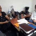 La Defensoría del Pueblo recibió las quejas de los títulos represados en la Facultad de Jurisprudencia.