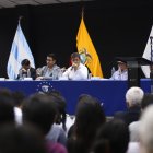 El foro. Se desarrolló por la tarde en la Universidad de Guayaquil. 

Foto: Valentina Encalada
Nota: Diana Sotomayor

ENERO 30 Guayaquil-Ecuador
Agencia (ag-expreso)