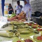 Delicias. Los productos manabitas típicos como la tonga y bollos portovejenses se exhibieron durante el encuentro binacional.