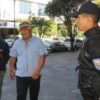 El presidente de la Conaie llegó a la Fiscalía a dar su versión sin juramento en un expediente derivado de las protestas de octubre