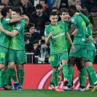 Los jugadores de la Real Sociedad celebran este paso histórico en la Copa del Rey, dejando en el camino al Supercampeón de España, el Real Madrid.