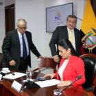 Las autoridades electorales se reúnen para definir procesos.