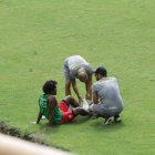Christian Alemán, mediocampista de Barcelona, es atendido en la cancha alterna del Ídolo.

PERIODISTA : MODESTO GARCIA 

FECHA :10 /02/2020 

Agencia (ag-extra)