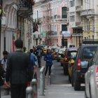 El ingreso al Centro Histórico, por la calle Guayaquil, es uno de los que mas congestión de vehículos registra en horas pico.