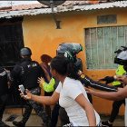 Se detuvo a una mujer por sospecha de microtráfico.