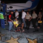 Los hinchas heridos llegaron junto al gobernador del Guayas.