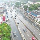 La avenida Carlos Julio Arosemena tiene pocos árboles en las aceras.