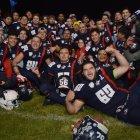 La Manada celebró tras recibir el trofeo como campeones de la Copa de Asociación de Fútbol Americano de Pichincha.