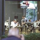 La pareja fue sorprendida en un restaurante de comida mexicana.