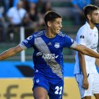 El jugador emelecista, Facundo Barcelo, celebra un tanto en contra del Blooming en el partido de ida el pasado 6 de febrero.