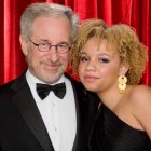 En la década de los noventa, Steven Spielberg y Kate Capshaw adoptaron a Mikaela George.