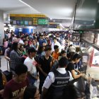 Las filas para comprar boletos para Manabí y Santa Elena recorrían la terminal.