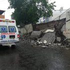 Daños. Una pared del hospital Rafael Rodríguez Zambrano de Manta colapsó producto de la filtración de agua.