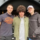 Johann con el chileno Vicente Cifuentes y el argentino Fran Vásquez