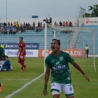 Bryan Rodríguez celebra el tanto de Orense ante Guayaquil City.