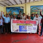 Plantón. Un grupo de perjudicados se reunió en Daule, para exigir a la justicia que ejecute la sentencia.