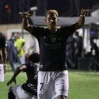 Darlin Leiton festeja tras marcar el gol que le dio el título al Independiente del Valle.