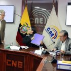 A menos de un año de las elecciones, preocupa la baja confianza que la ciudadanía demuestra por entidades como el CNE.