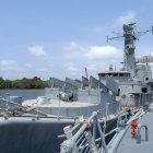 Referencial. El marino fue separado del resto de la tripulación de un buque que está atracado en la base naval sur.