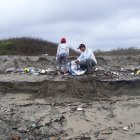 Hecho. La contaminación, a decir de los comuneros de Puná, es permanente. En las orillas se observa desde palos hasta plástico.