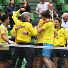 Unidad. El equipo ecuatoriano completo se fundió en un abrazo tras la victoria. Era un festejo que llevaban ahogado en sus gargantas desde el 2009.