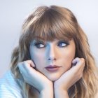 A los 14 años se mudó a Nashville para poder empezar una carrera como solista.