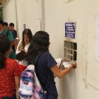 Los estudiantes de Medicina quieren tutores y más tiempo para cumplir con el proceso de titulación.