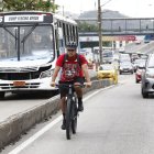 Activistas. Cientos de guayaquileños se transportan en bicicleta a diario.