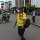 Los habitantes de Babahoyo toman precauciones como el uso de mascarillas.