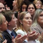 La vicepresidenta segunda del Congreso español, Ana Pastor, dio positivo para coronavirus. En la foto, en un evento por el Día de la Mujer.