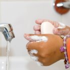 Las autoridades insisten a la ciudadanía en que debe seguir normas sanitarias