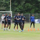 La plantilla de Emelec cambió sus cuidados por el coronavirus.